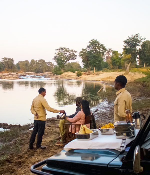 hi-tea at banjar river